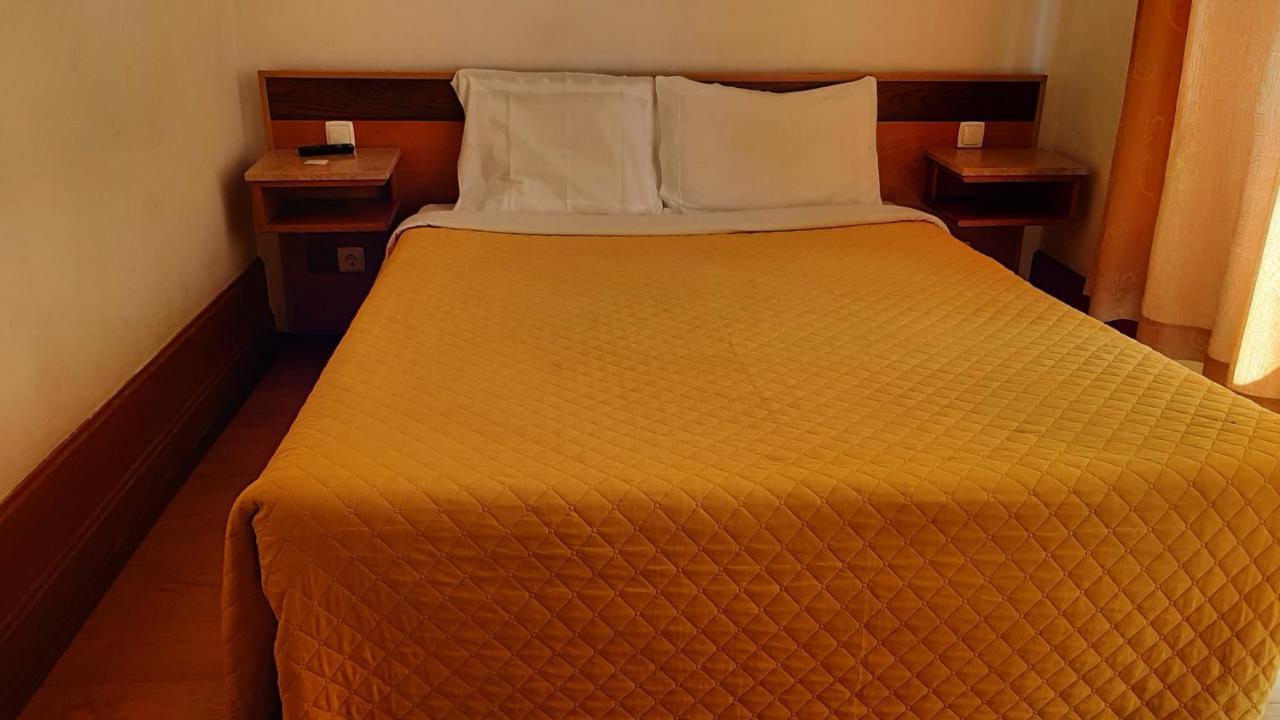 艾维斯住宅旅馆 科英布拉 外观 照片