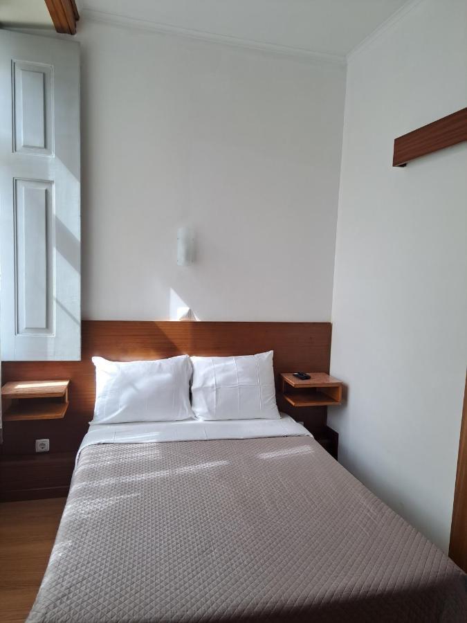艾维斯住宅旅馆 科英布拉 外观 照片